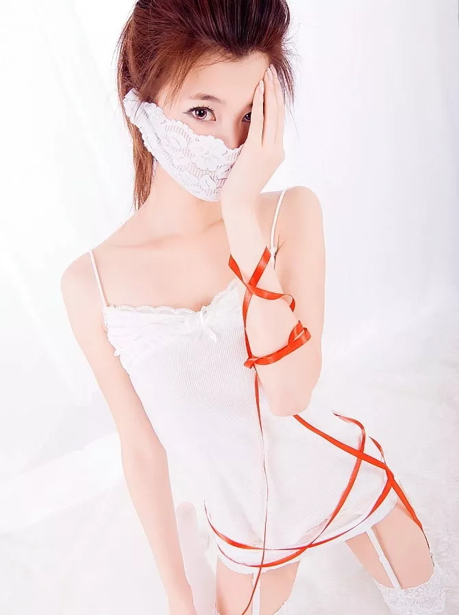 Xgyw.Org_黑白性感天使诱惑内衣写真18P