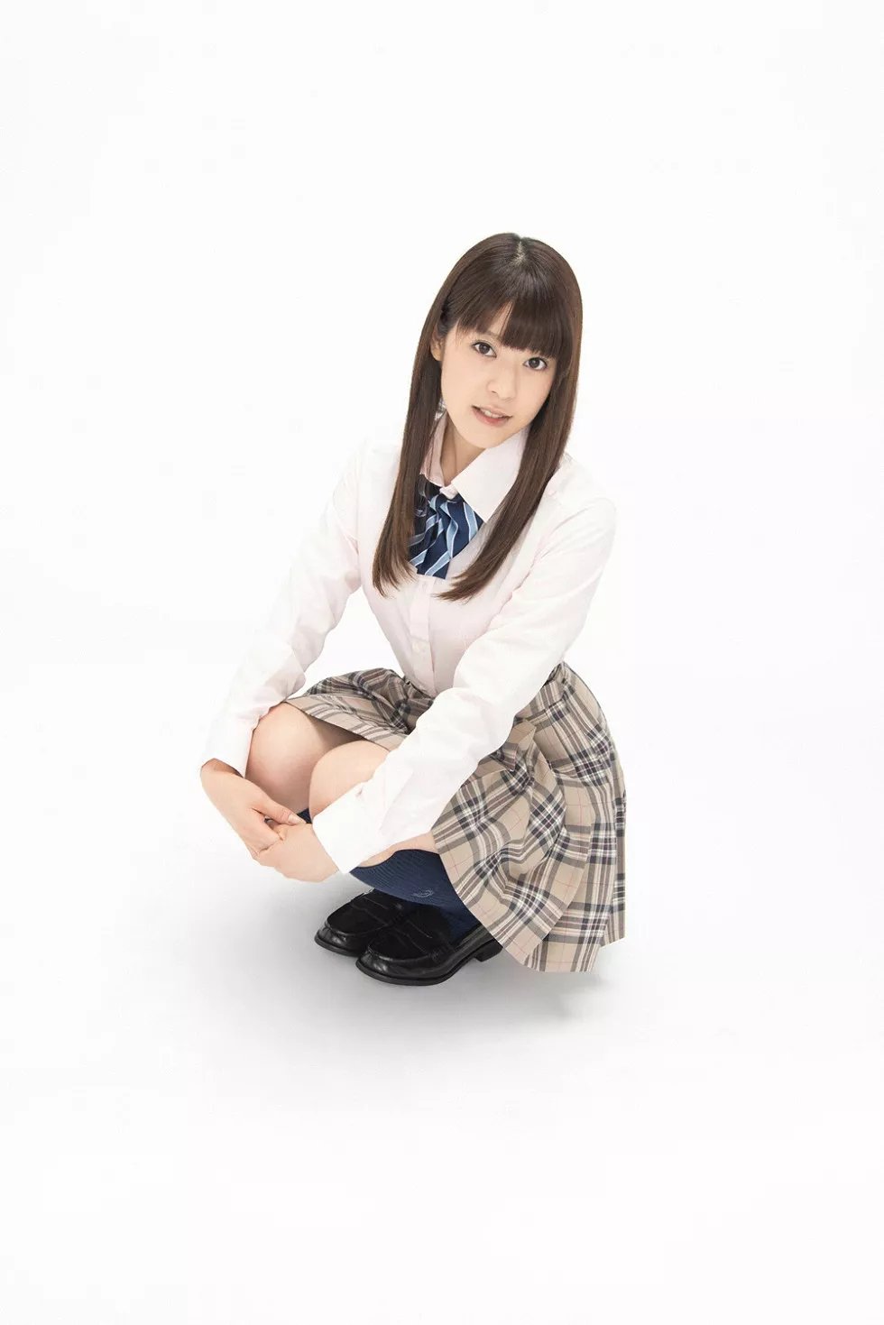 Xgyw.Org_[YS Web]Vol.632_日本新锐女优大藏愛学生装性感写真48P