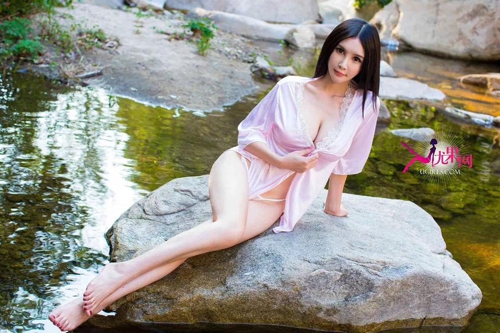 Xgyw.Org_极品身材美女嫩模大尺度内衣诱惑写真70P