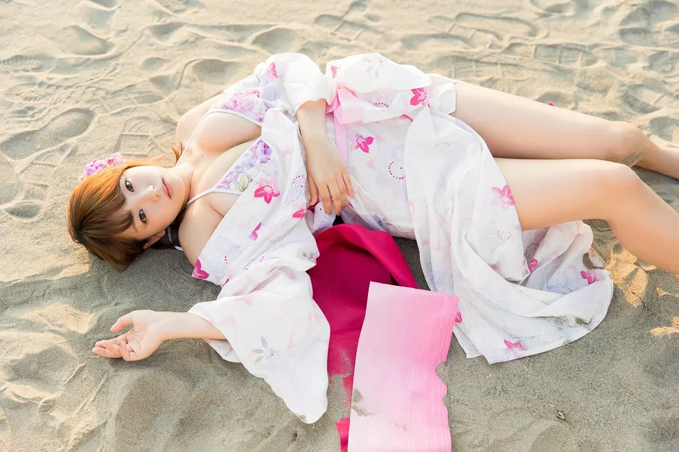 Xgyw.Org_[YS Web]Vol.675_日本巨乳美女筱崎爱Lovely Lovely内衣写真99P