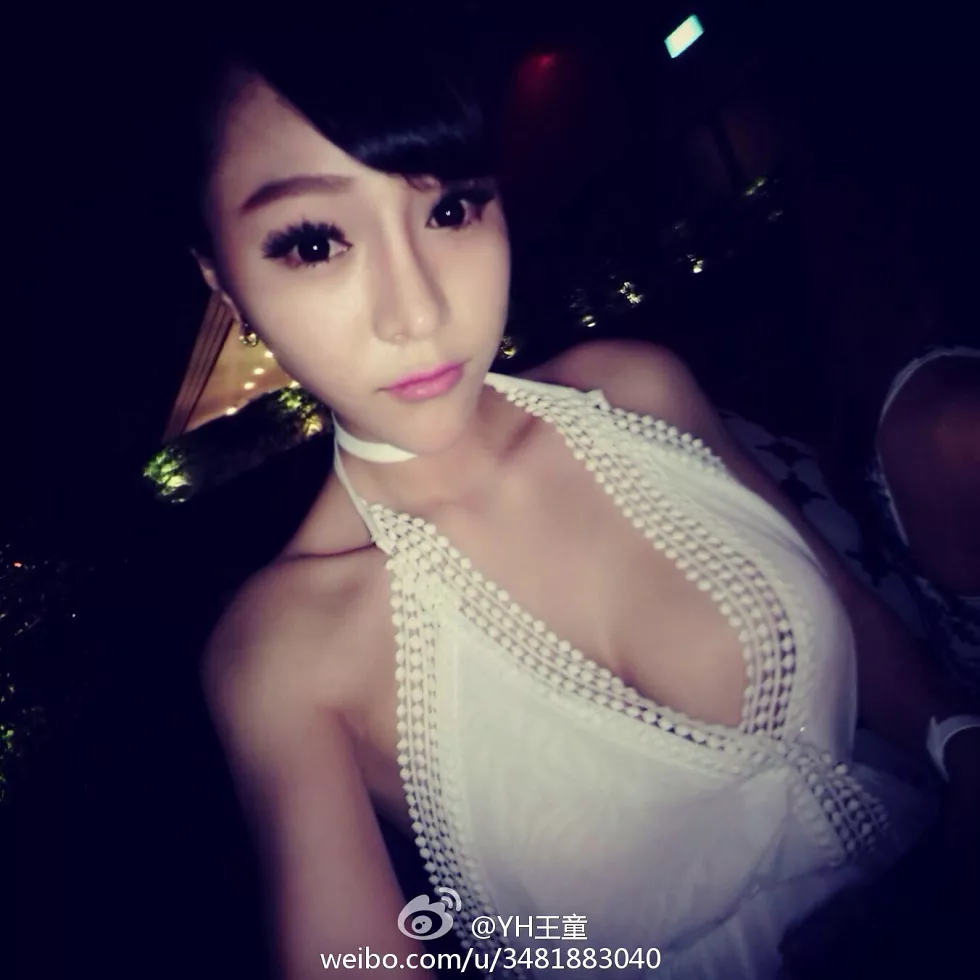 Xgyw.Org_94年大胸妹子YH王童诱人身材微博写真合集62P
