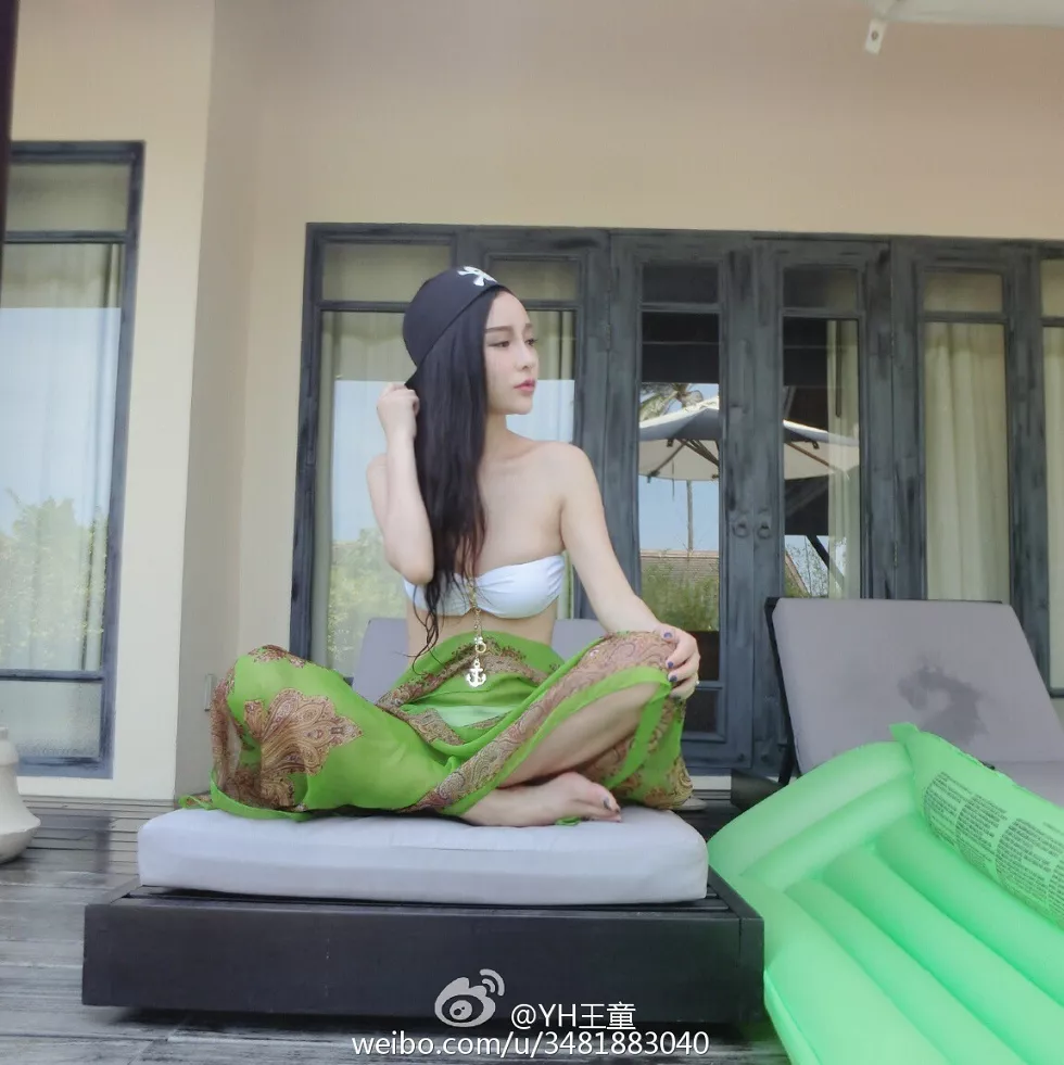 Xgyw.Org_94年大胸妹子YH王童诱人身材微博写真合集62P