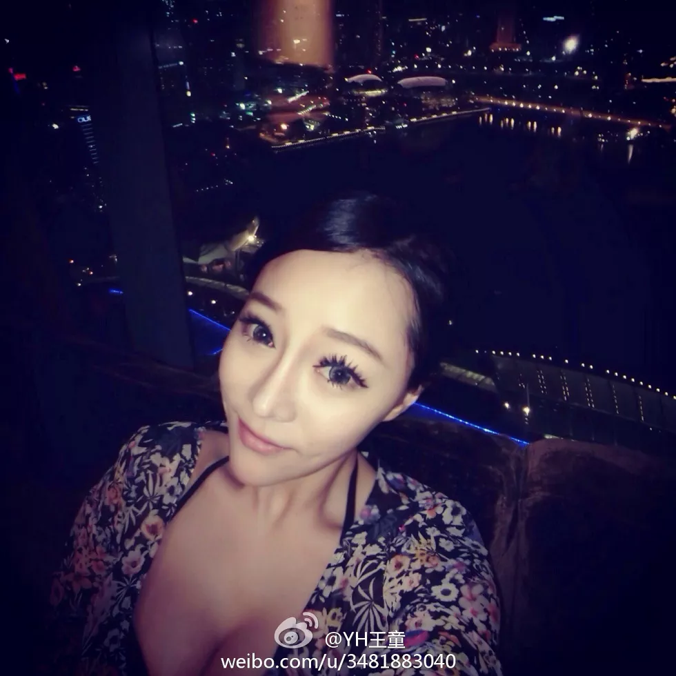 Xgyw.Org_94年大胸妹子YH王童诱人身材微博写真合集62P