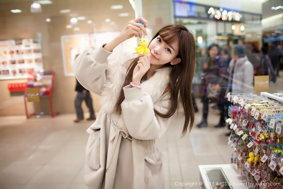 Xgyw.Org_[IMISS爱蜜社]Vol.010_90后绝美showgirl陈潇户外清爽迷人写真71P