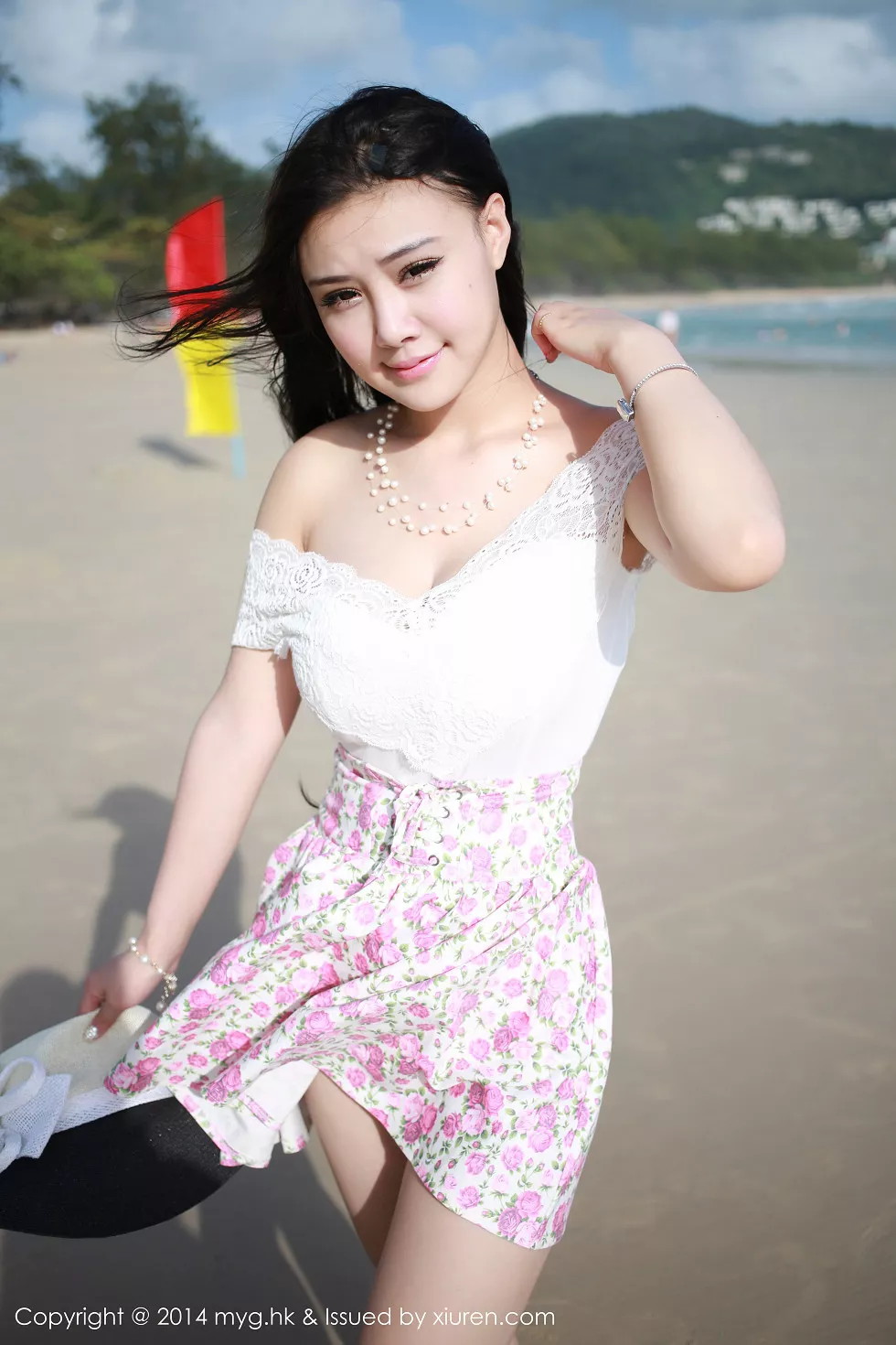 Xgyw.Org_[MyGirl美媛馆]Vol.016_嫩模Barbie可儿海边清凉花色比基尼爆乳诱惑写真110P
