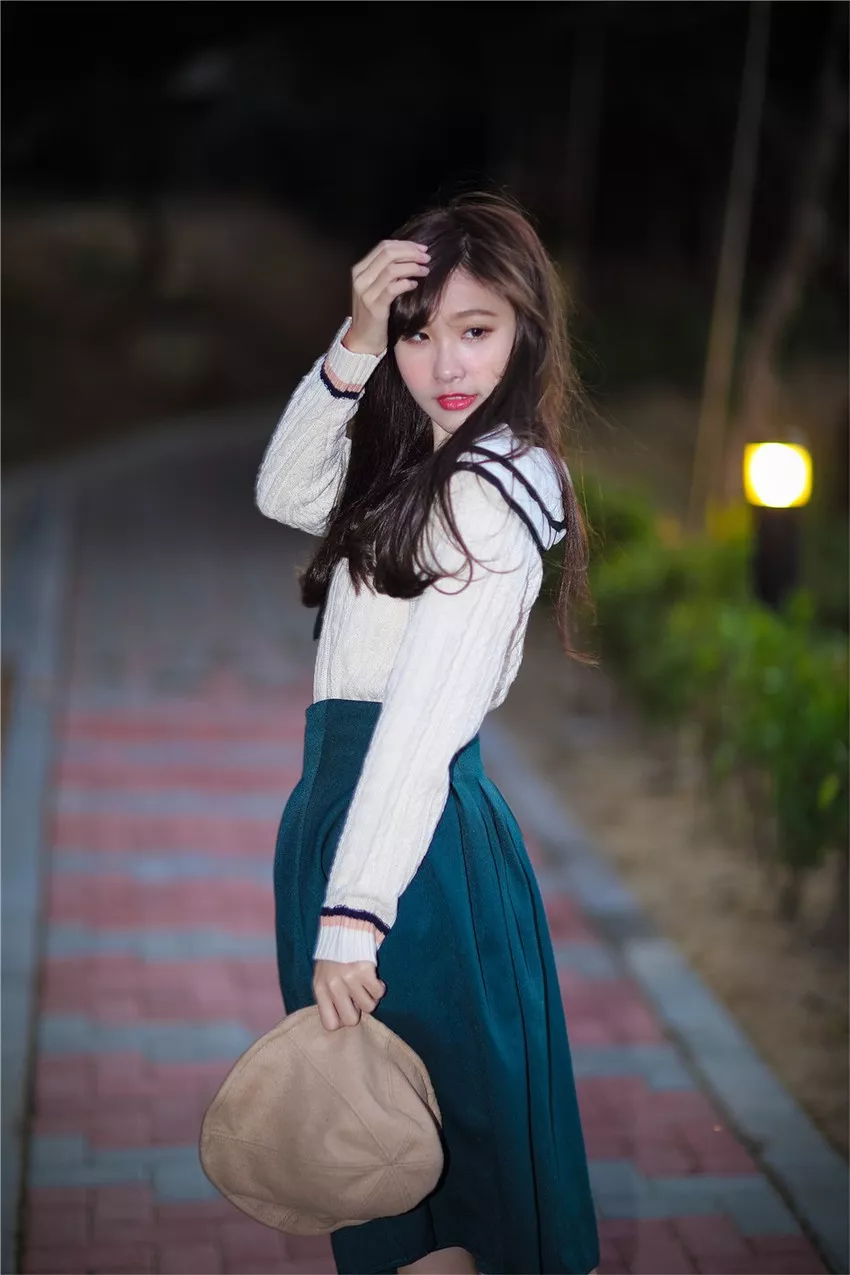 Xgyw.Org_台湾清纯美女莫葵Vika校园风清纯外拍写真57P