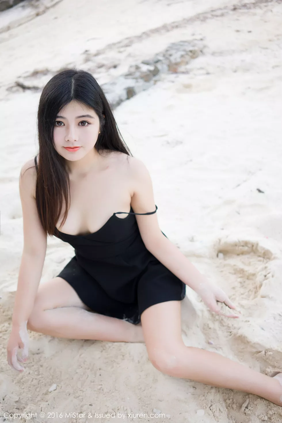 Xgyw.Org_[MiStar魅妍社]Vol.057_娜露Selena薄荷岛旅拍超小内衣浑圆美乳诱惑写真60P