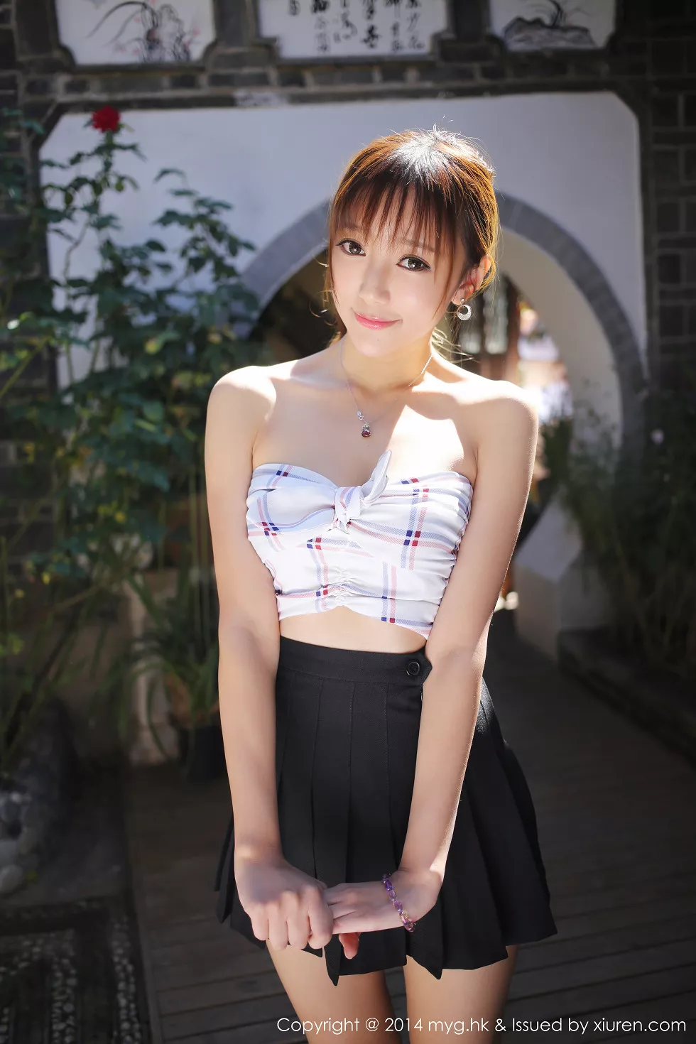 Xgyw.Org_[MyGirl美媛馆]Vol.080_嫩模王馨瑶yanni花色旗袍迷人风情靓丽性感写真56P