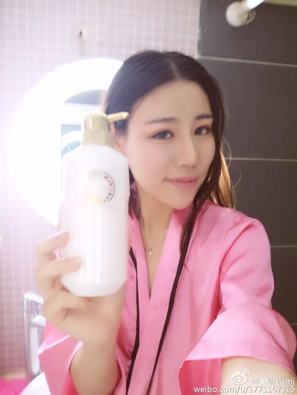 Xgyw.Org_嫩模美昕Yumi完美身材白嫩肌肤海量微博写真255P