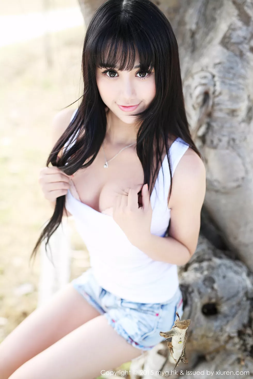 Xgyw.Org_[MyGirl美媛馆]Vol.099_嫩模杨晓青儿泰国旅拍白色吊带蕾丝袜诱惑翘臀写真61P