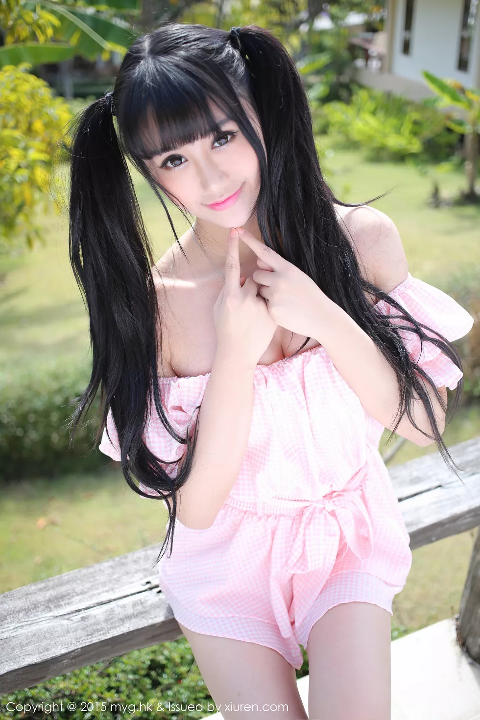 Xgyw.Org_[MyGirl美媛馆]Vol.093_嫩模杨晓青儿泰国旅拍宽大毛衣白嫩肌肤性感翘臀写真82P