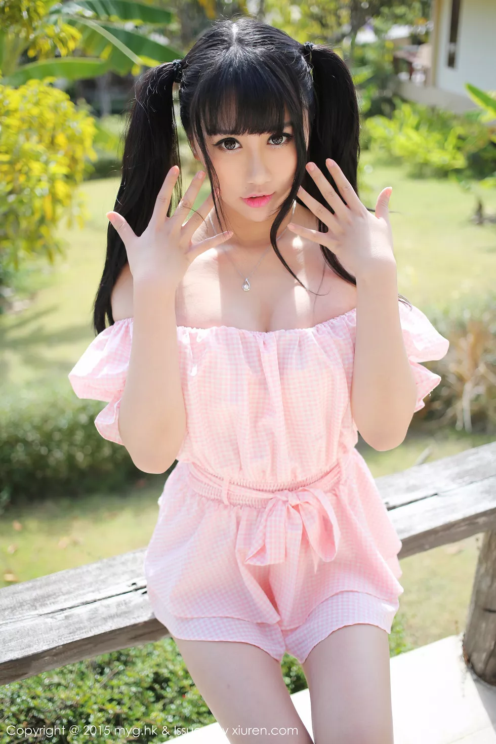 Xgyw.Org_[MyGirl美媛馆]Vol.093_嫩模杨晓青儿泰国旅拍宽大毛衣白嫩肌肤性感翘臀写真82P