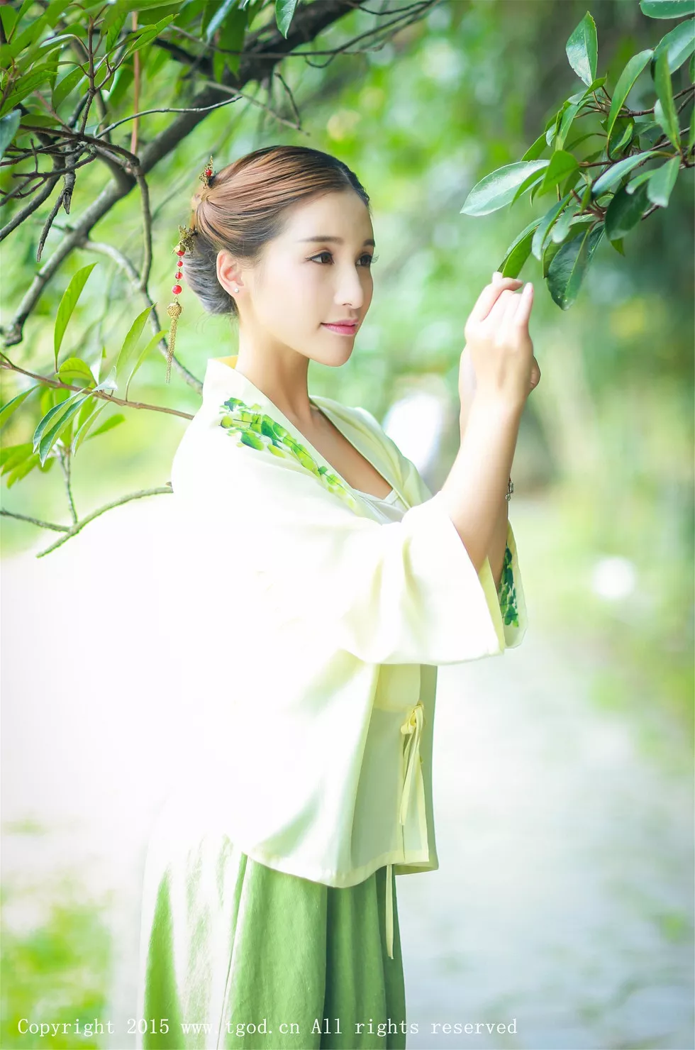 Xgyw.Org_[TGOD推女神]2015.09.22_嫩模艾希ICE清新汉服之艾希女神古典气质迷人写真48P