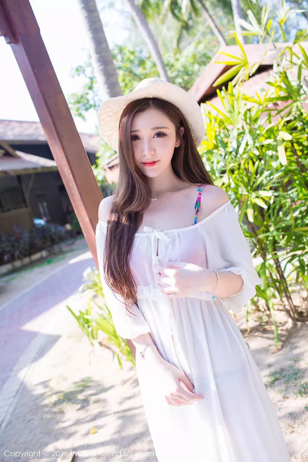 Xgyw.Org_[IMISS爱蜜社]Vol.091_淼淼萌萌哒兰卡威旅拍红色内衣秀美胸花仙子迷人写真52P
