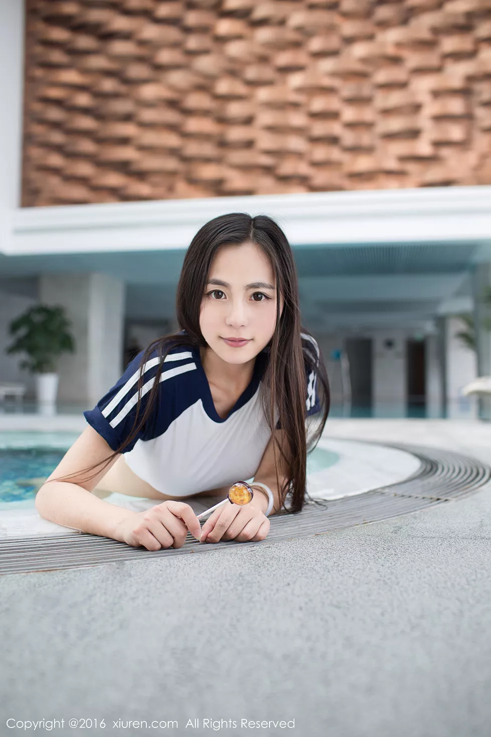 Xgyw.Org_XiuRen第521期_嫩模Moa小姐黑色厨娘装秀丰满双乳撩人翘臀诱惑写真63P