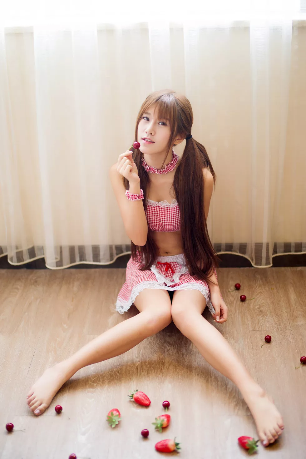 Xgyw.Org_[TGOD推女神]2014.11.12_嫩模嘉琳winna性感女仆装加比基尼秀完美身材写真48P