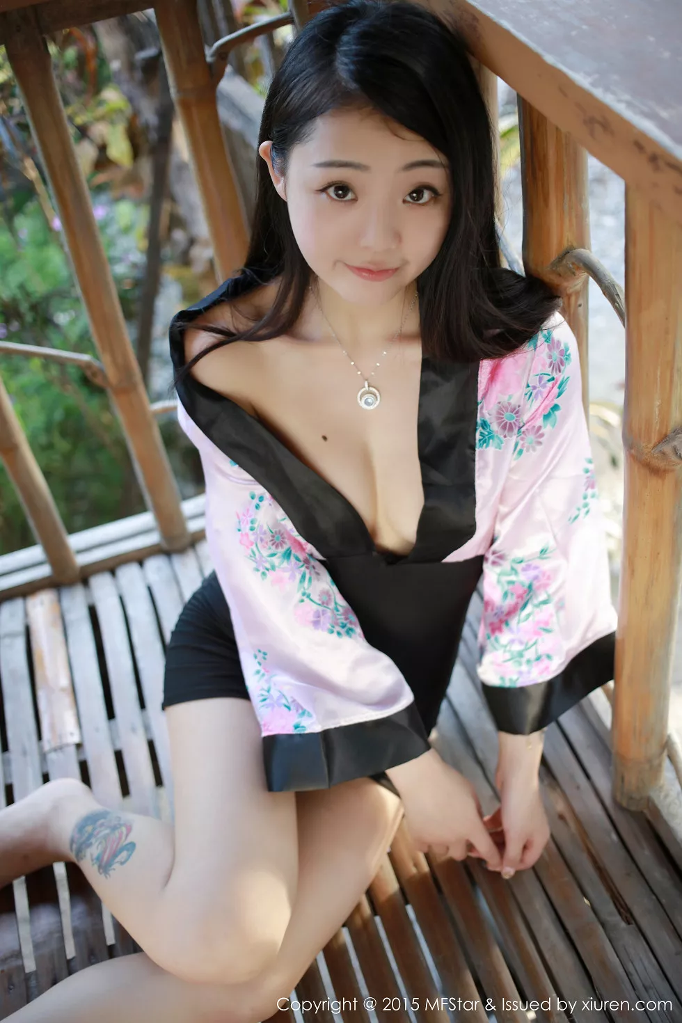 Xgyw.Org_[MFStar模范学院]Vol.014_嫩模佘贝拉bella长滩旅拍粉红比基尼秀完美身材50P
