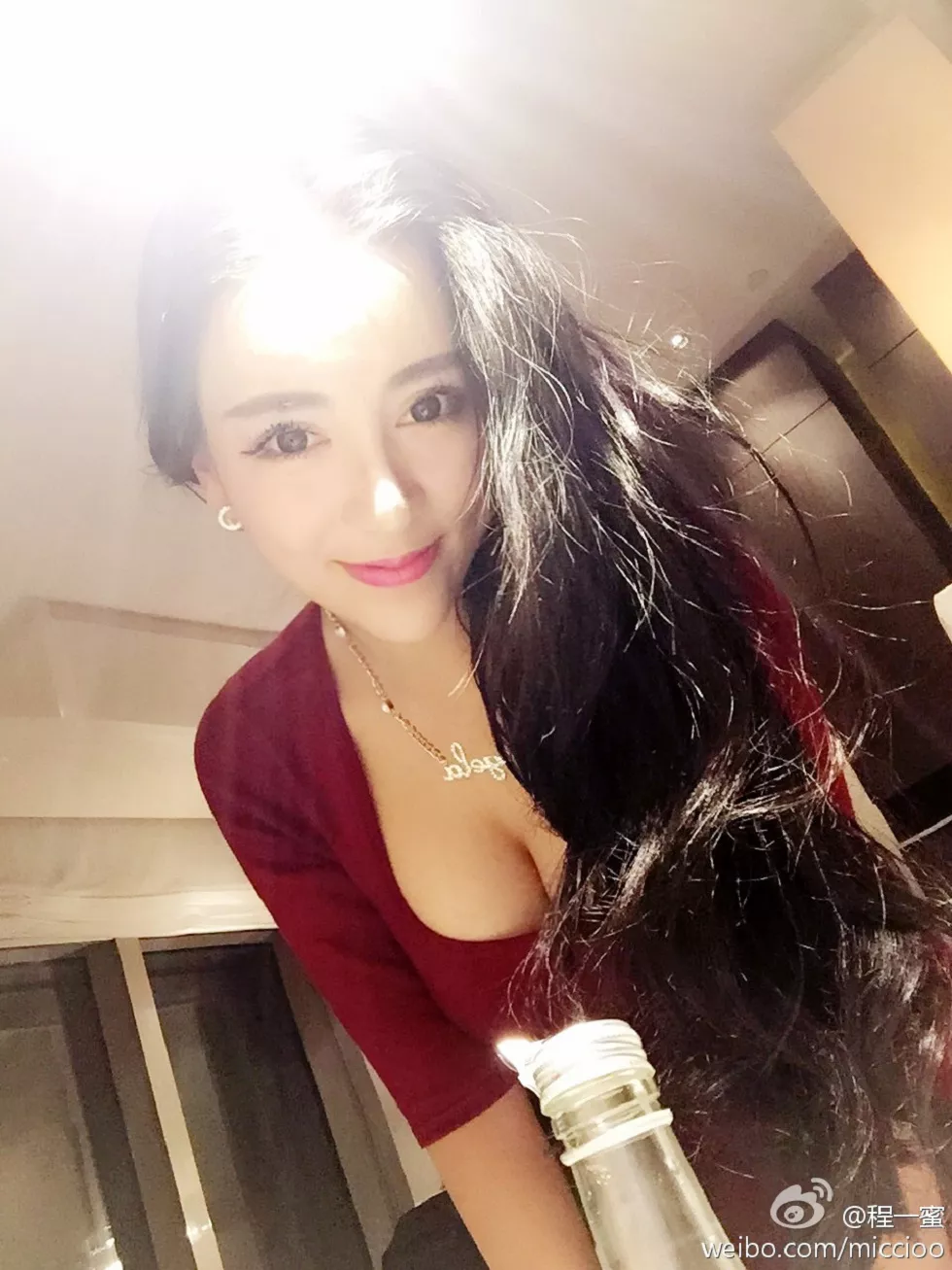 Xgyw.Org_内地嫩模程一蜜肥臀巨乳海量微博性感写真500P