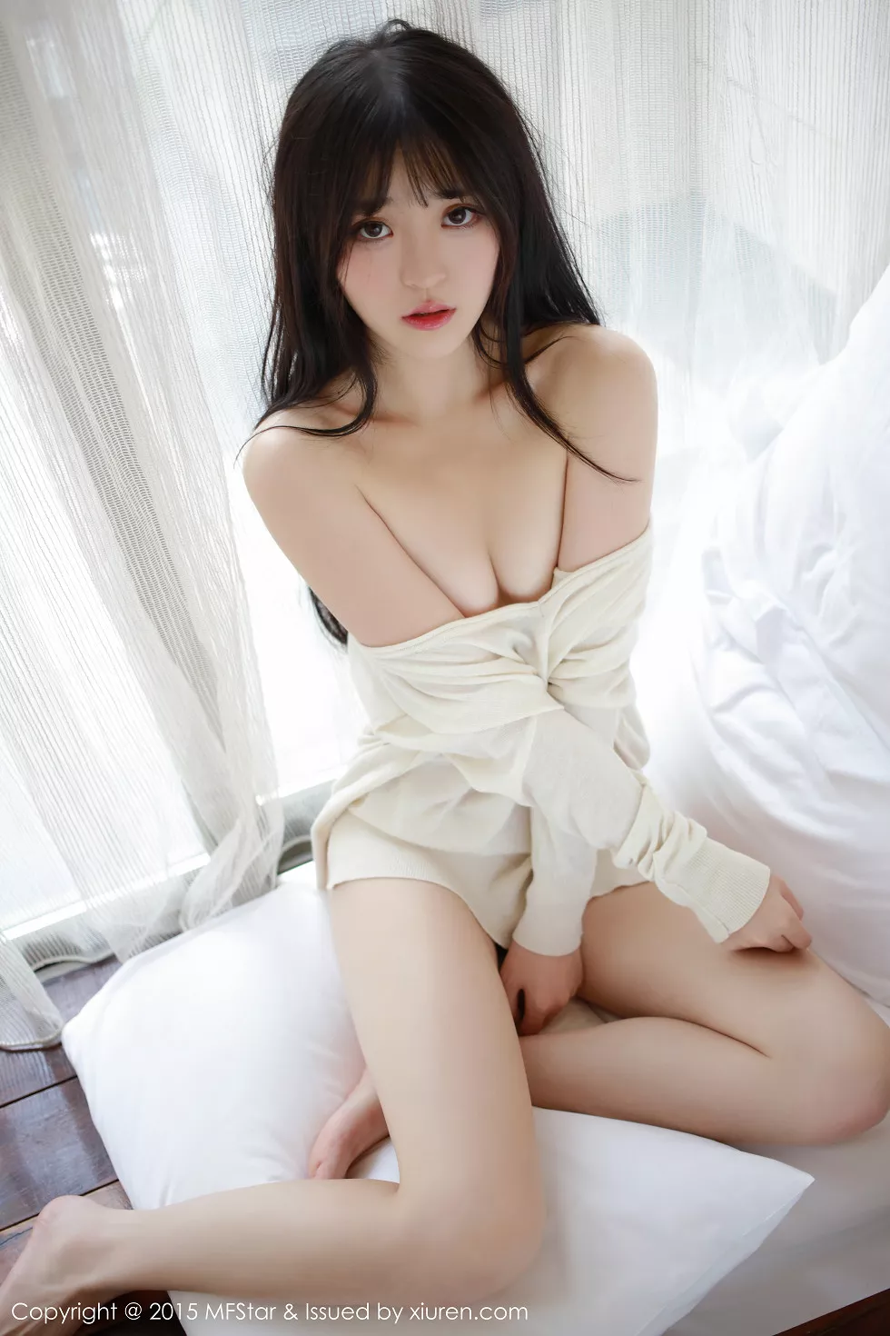 Xgyw.Org_[MFStar模范学院]Vol.029_嫩模伊小七MoMo白嫩肌肤诱人酮体大胆诱惑写真51P
