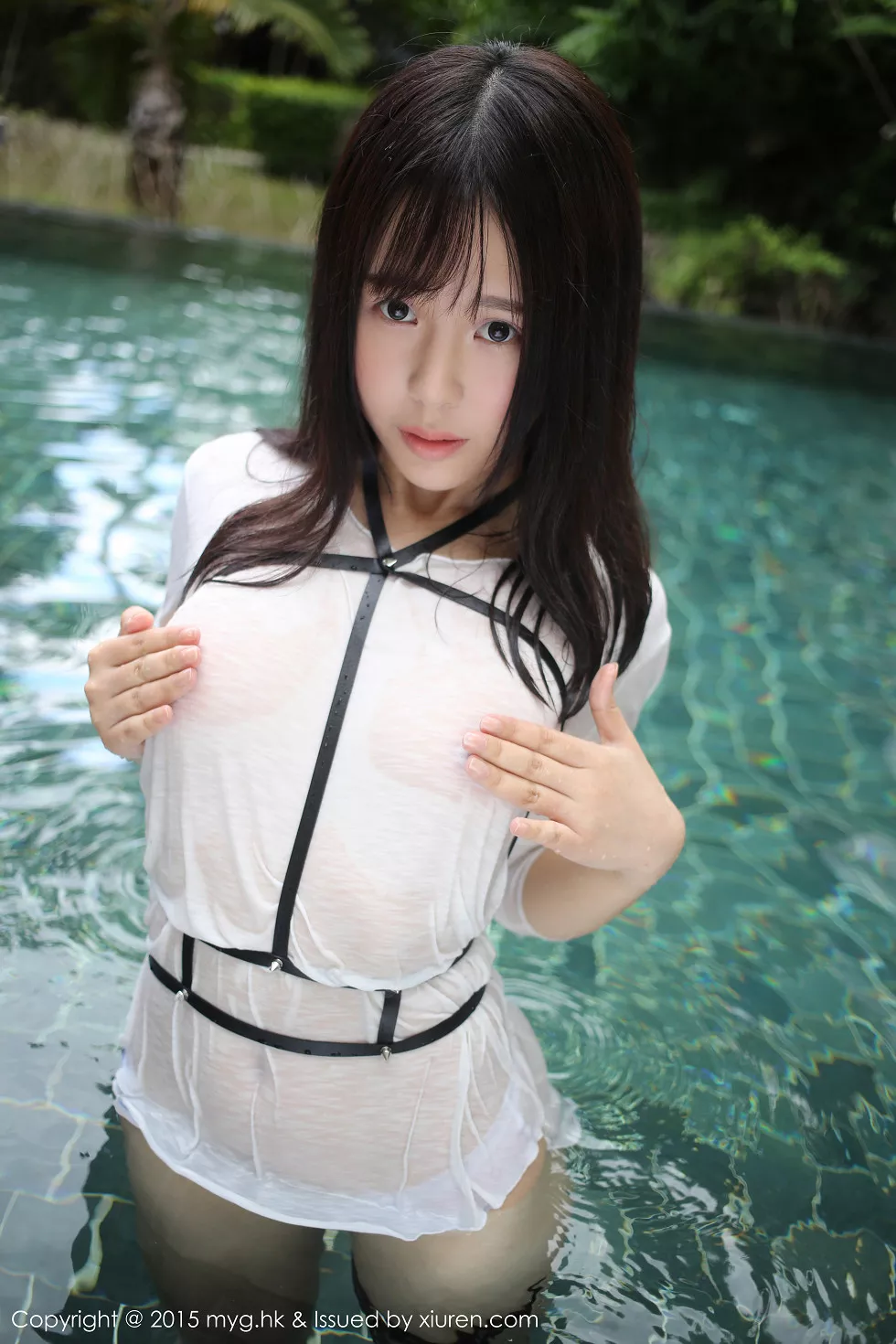 Xgyw.Org_[MyGirl美媛馆]Vol.170_Evelyn艾莉三亚旅拍白色连身裙真空湿身美乳凸点诱惑53P