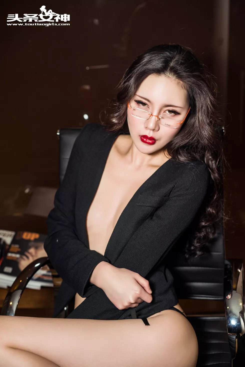 Xgyw.Org_[Toutiao头条女神]No.133_嫩模米娅办公室美女秘书黑色蕾丝内裤极致诱惑写真24P