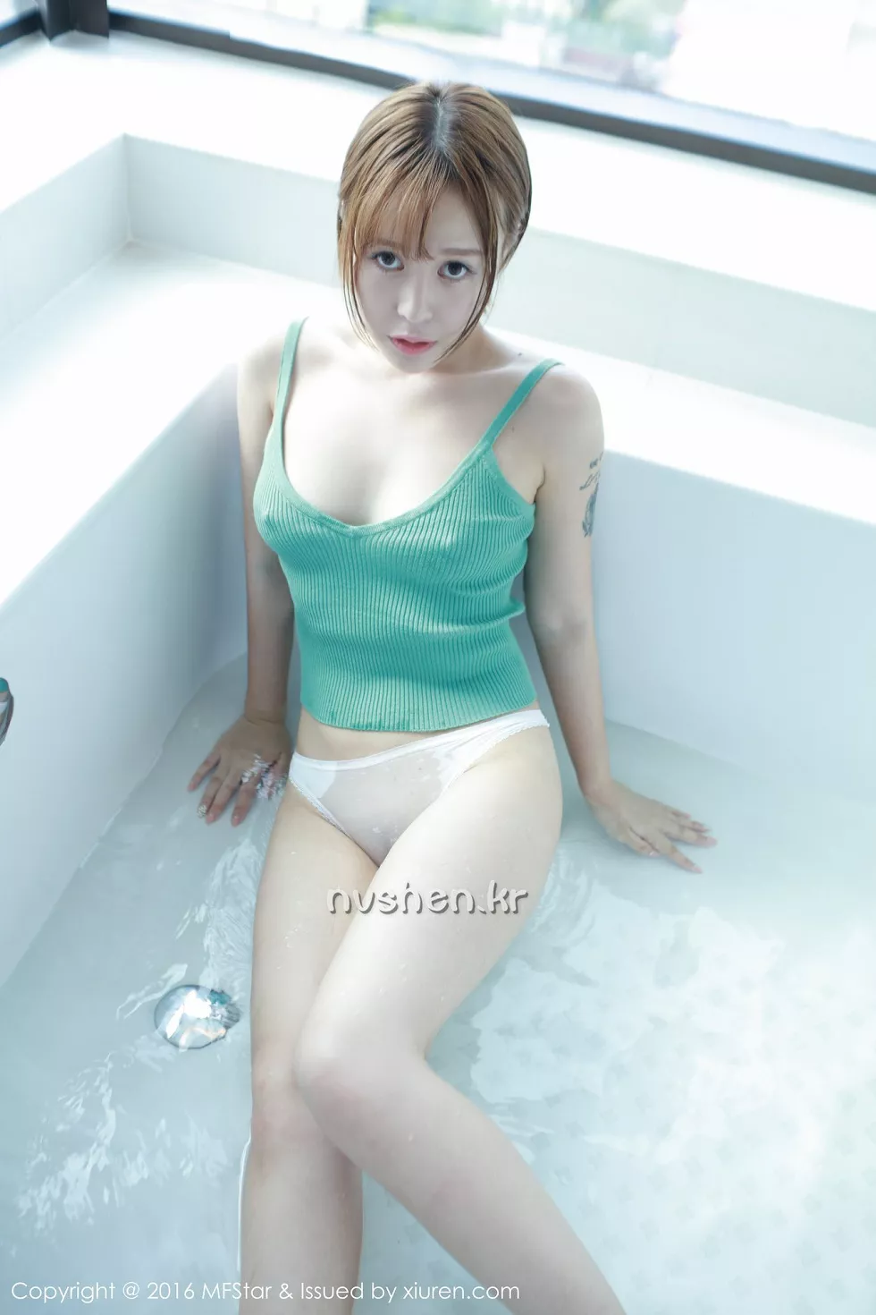Xgyw.Org_[MFStar模范学院]Vol.073_Evelyn艾莉泰国心愿旅拍第三套浴室湿身美臀诱惑写真54P