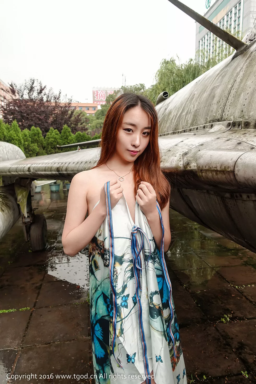 Xgyw.Org_[TGOD推女神]2016.07.16_宜昌旅拍之梓萱Crystal第三刊粉红旗袍装完美身材写真45P