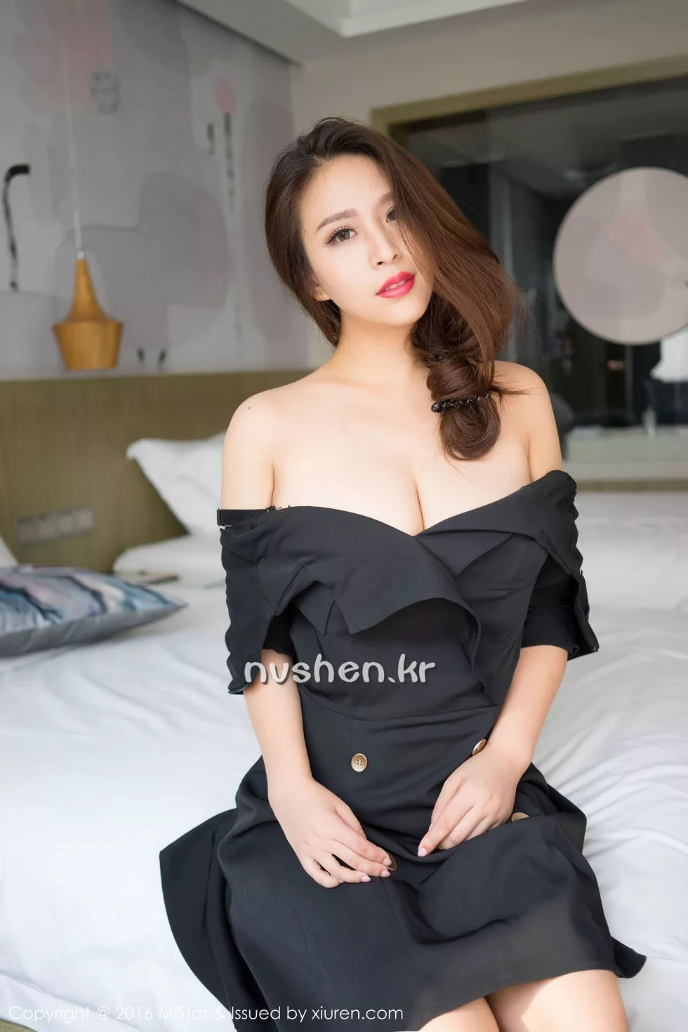 Xgyw.Org_[MiStar魅妍社]Vol.132_爆乳美女嫩模九儿白色高叉连体内衣呼之欲出豪乳诱惑写真60P