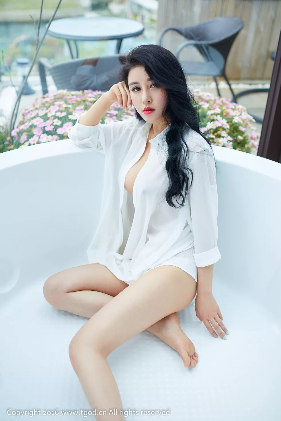 Xgyw.Org_[TGOD推女神]2016.06.01_大理旅拍之叶佳颐第一刊黑色情趣内衣露豪乳诱惑写真42P