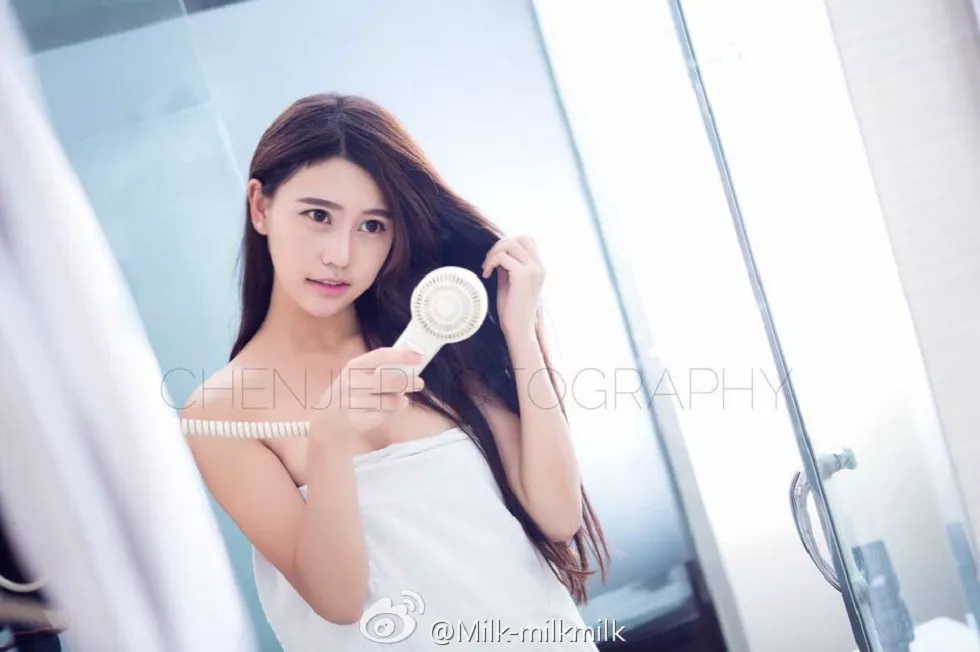 Xgyw.Org_新秀嫩模Milk楚楚海量微博性感系列写真279P