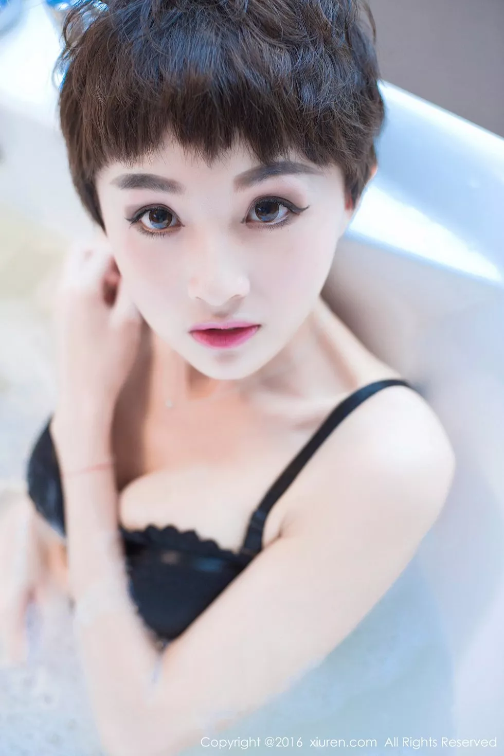 Xgyw.Org_XiuRen第657期_嫩模baby_kiki浴缸里性感黑色内衣秀白嫩豪乳诱惑写真70P