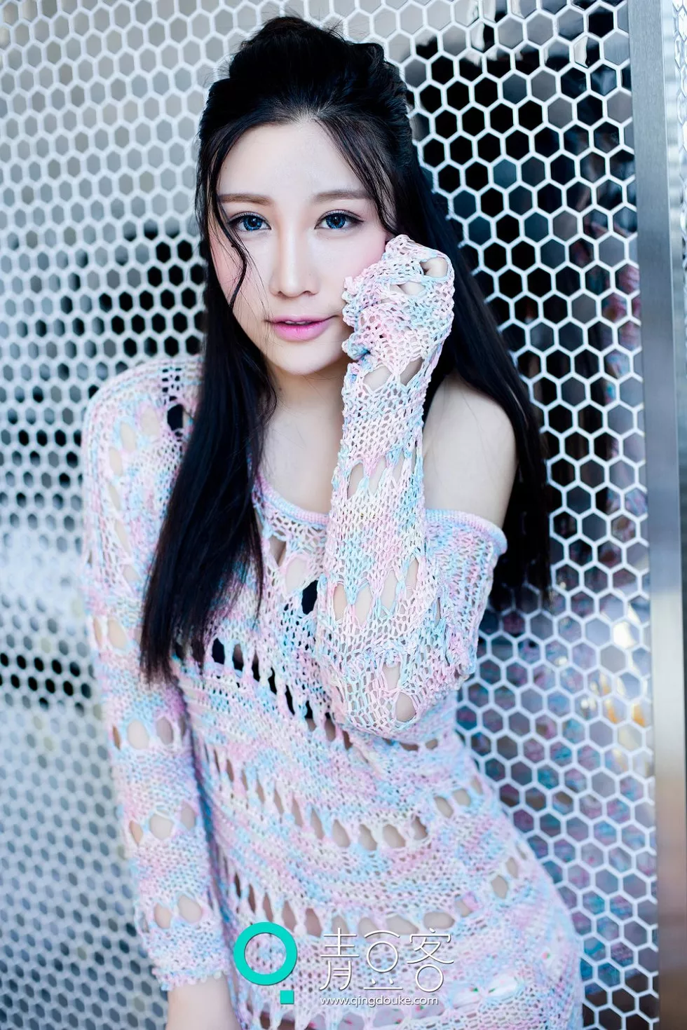 Xgyw.Org_[青豆客QingDouKe]2016.12.30_嫩模美昕Yumi居家白色内衣红色花点内裤性感写真57P