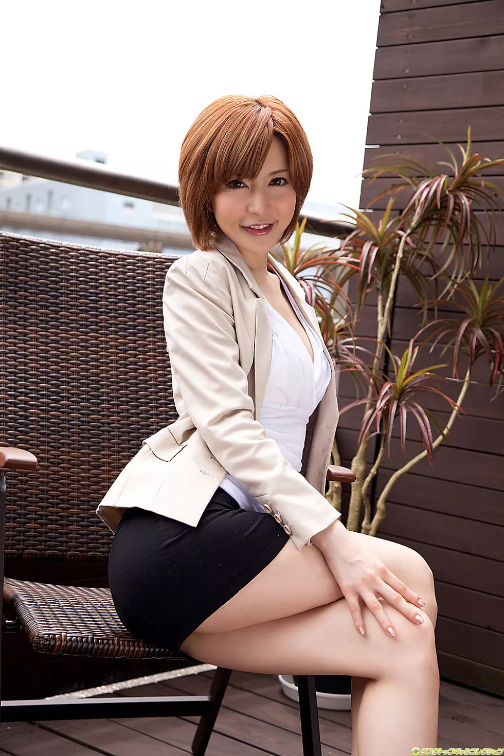 Xgyw.Org_日本AV女优小泉彩(里美尤利娅)性感内衣秀完美身材迷人美胸写真104P