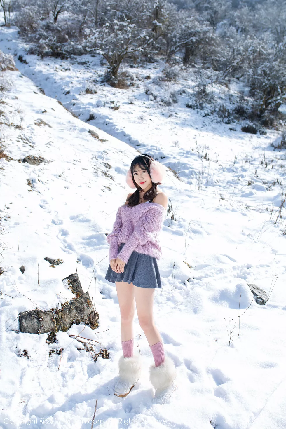Xgyw.Org_XiuRen第720期_嫩模兜豆靓Youlina冰天雪地里黑色蕾丝内裤冰冷诱惑写真51P