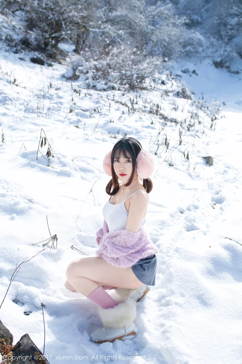 Xgyw.Org_XiuRen第720期_嫩模兜豆靓Youlina冰天雪地里黑色蕾丝内裤冰冷诱惑写真51P