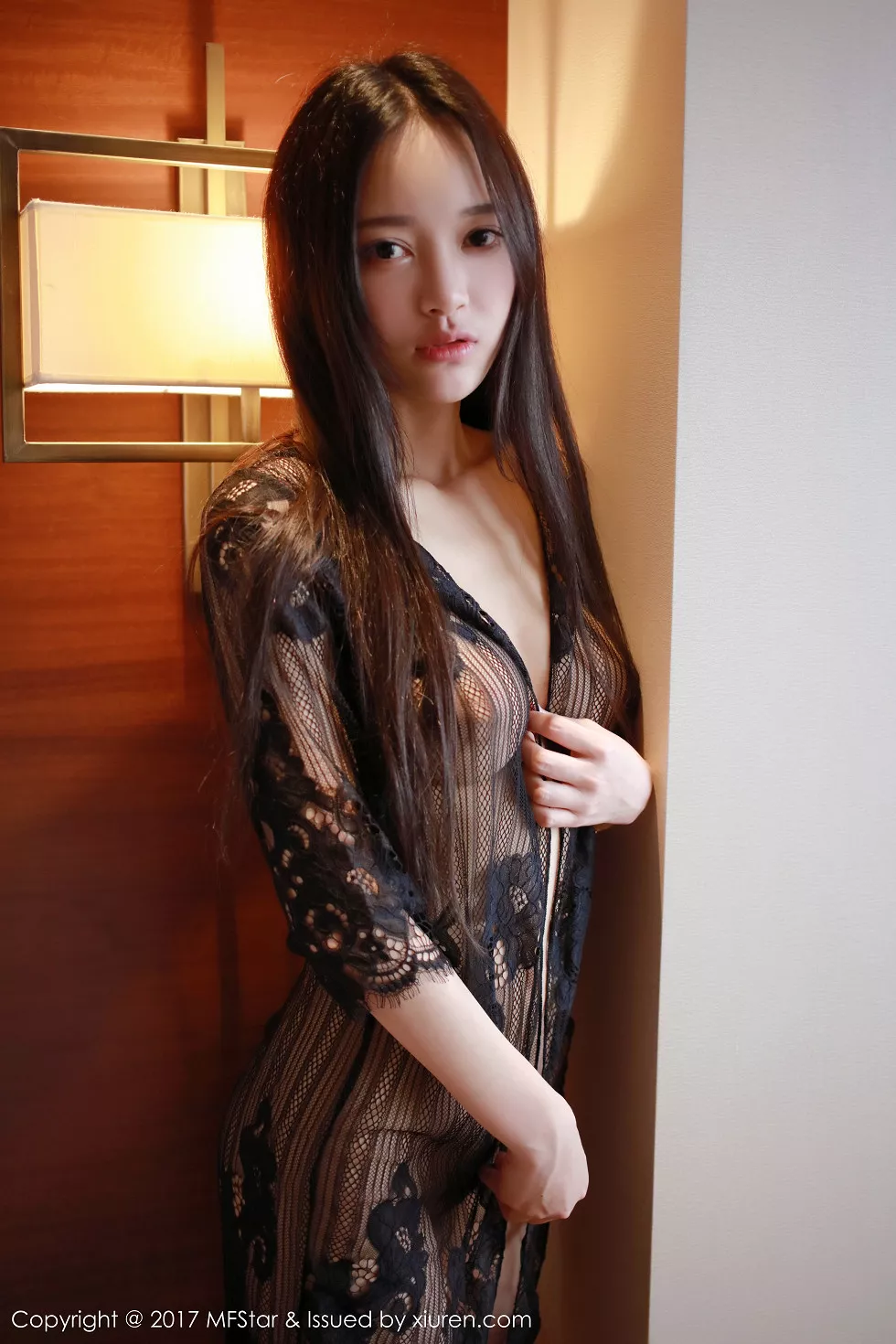 Xgyw.Org_[MFStar模范学院]Vol.092_嫩模唐琪儿Beauty半截上衣秀豪乳雪嫩肌肤诱惑写真51P