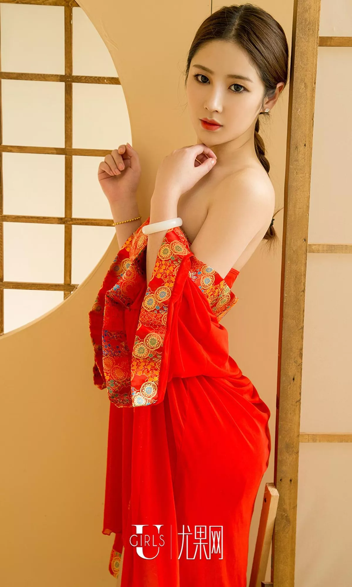Xgyw.Org_[Ugirls爱尤物]No.637_嫩模水果居家红彤彤性感内衣秀白嫩肌肤完美身材火红写真40P