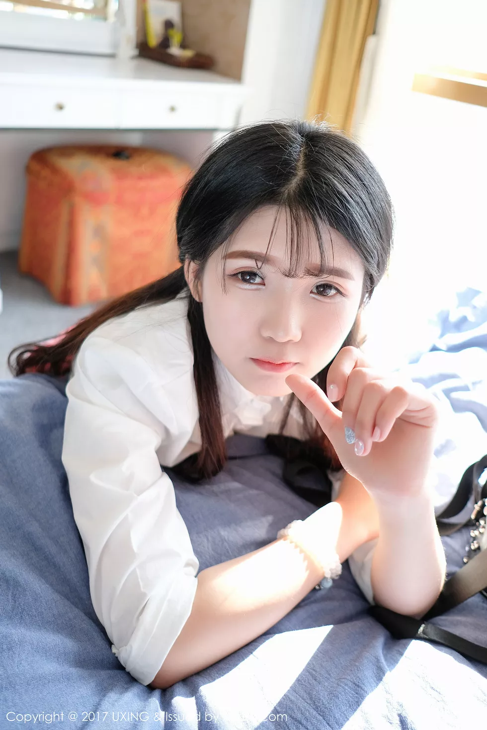 Xgyw.Org_[UXING优星馆]Vol.046_童颜巨乳妹子可爱的小叶子格子短裙学生装性感内衣写真50P