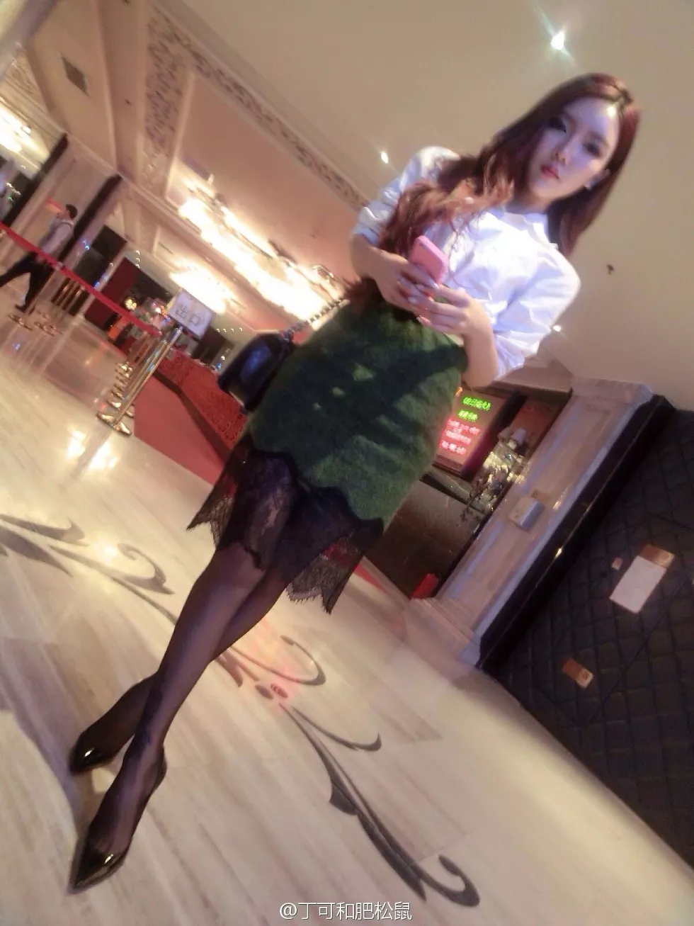 Xgyw.Org_嫩模丁可和肥松鼠黑丝辣妈纹身美腿性感迷人海量写真500P