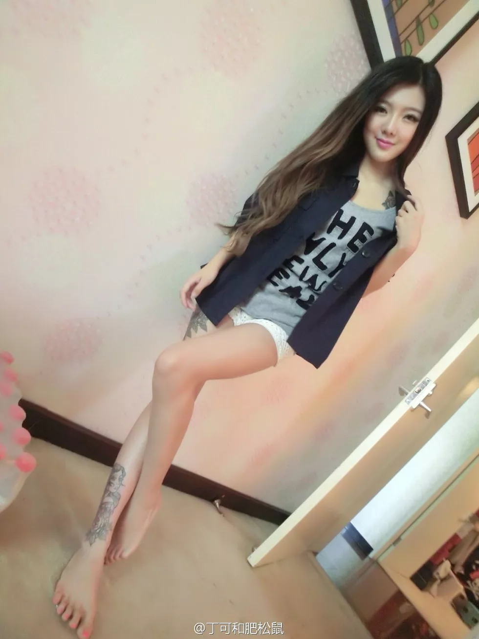 Xgyw.Org_嫩模丁可和肥松鼠黑丝辣妈纹身美腿性感迷人海量写真500P