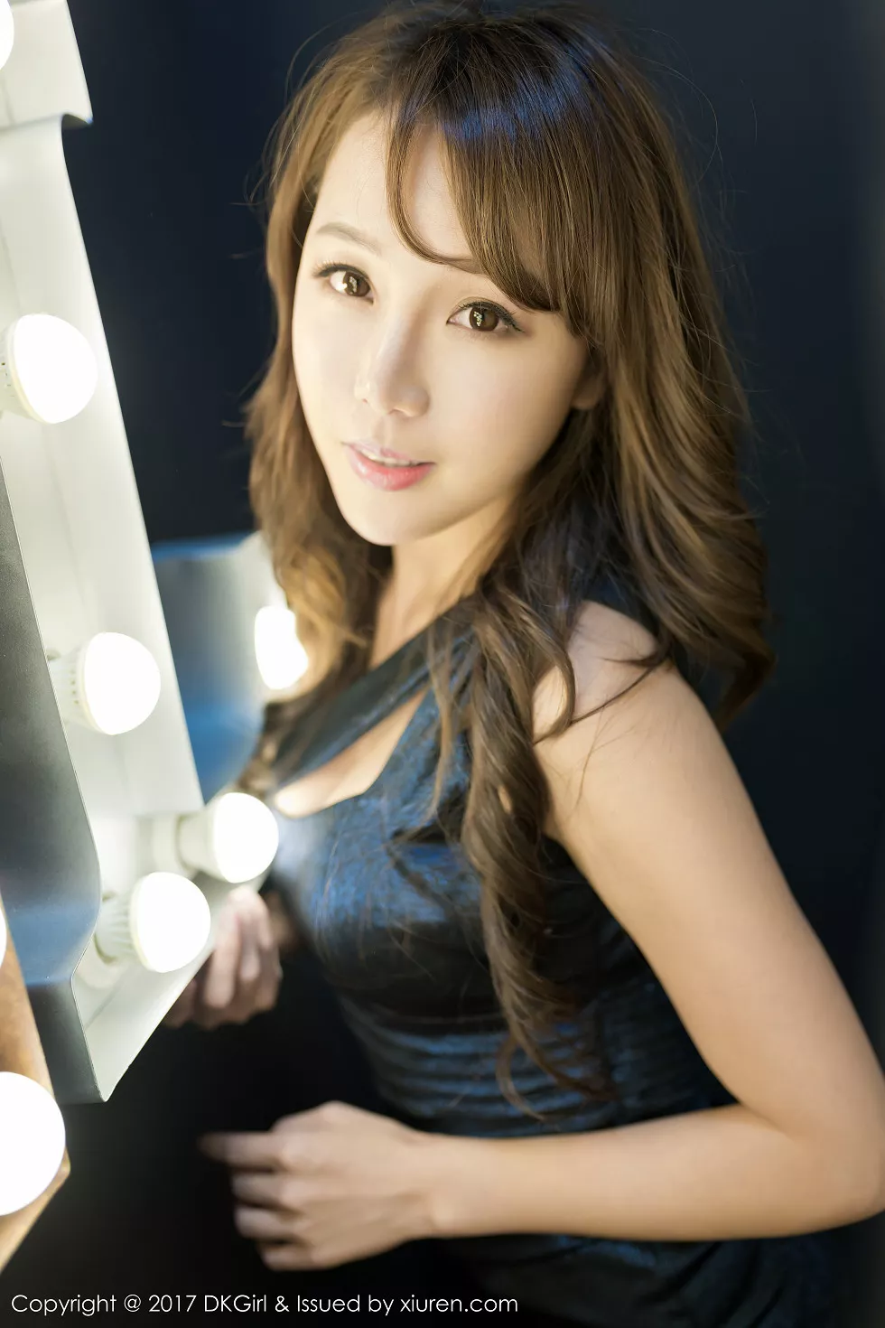 Xgyw.Org_[DKGirl御女郎]Vol.016_嫩模王沫儿SaSa时尚舞台性感内衣秀豪乳翘臀修长美腿写真51P