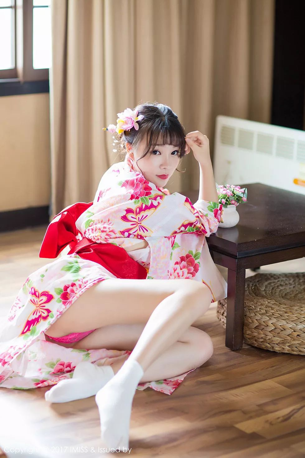 Xgyw.Org_[IMISS爱蜜社]Vol.170_嫩模芝芝Booty花色日系和服红色蕾丝内裤半脱撩人诱惑写真38P