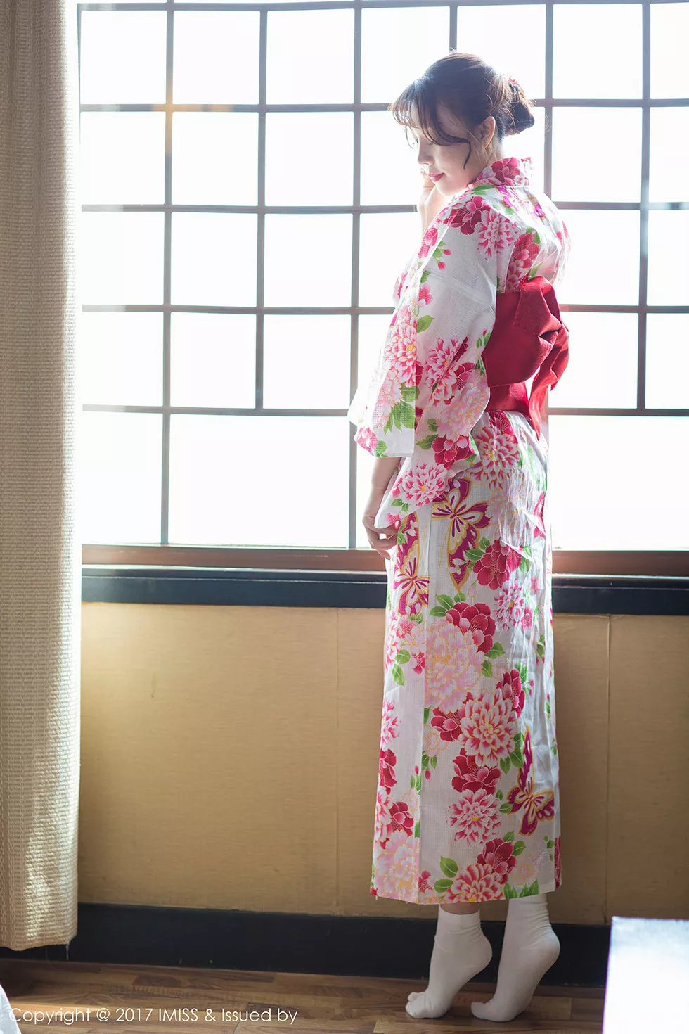 Xgyw.Org_[IMISS爱蜜社]Vol.170_嫩模芝芝Booty花色日系和服红色蕾丝内裤半脱撩人诱惑写真38P