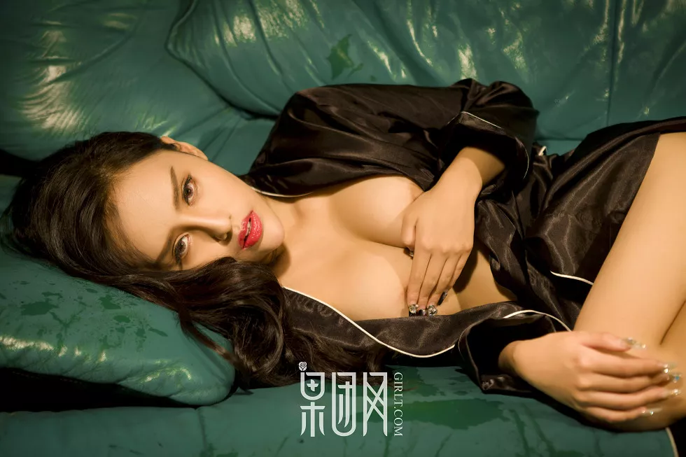 Xgyw.Org_[GIRLT果团网]NO.041_嫩模陈迪娅大尺度全裸上身手握豪乳玉体横陈撩人诱惑写真76P