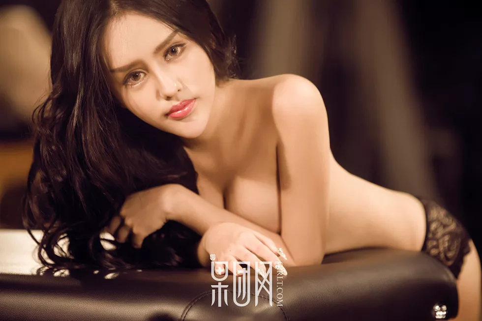 Xgyw.Org_[GIRLT果团网]NO.041_嫩模陈迪娅大尺度全裸上身手握豪乳玉体横陈撩人诱惑写真76P