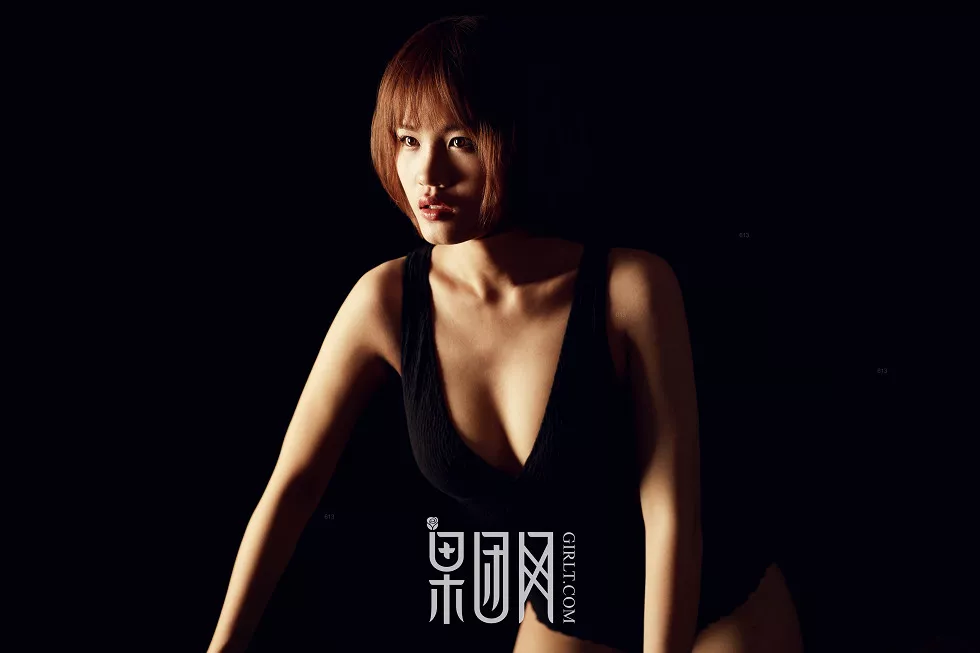 Xgyw.Org_[GIRLT果团网]TG003_百变天使居家全裸上身秀性感美背白色内裤撩人妩媚诱惑写真36P
