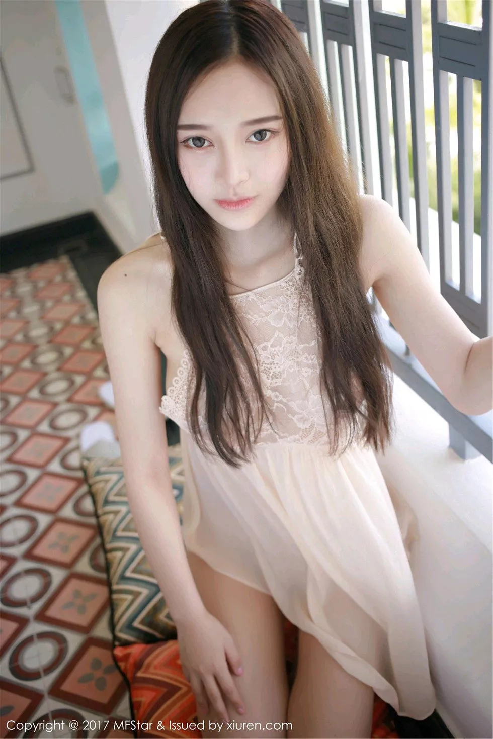 Xgyw.Org_[MFStar模范学院]Vol.101_女神唐琪儿il心愿旅拍粉嫩蕾丝裙透视秀豪乳诱惑写真51P