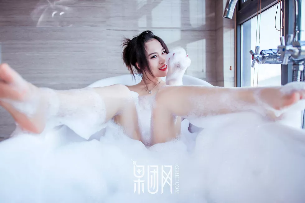 Xgyw.Org_[GIRLT果团网]TG020_泡沫之夏嫩模美女居家浴缸里大尺度全裸泡泡浴火辣诱惑写真27P