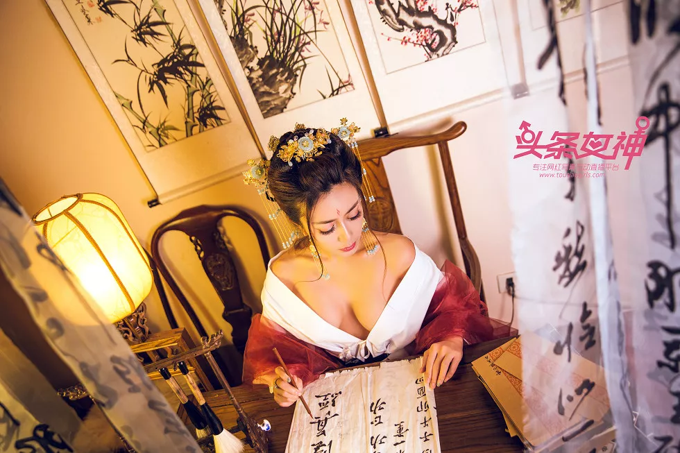 Xgyw.Org_[Toutiao头条女神]No.489_嫩模萱宸性感古典风开胸服饰真空露白嫩美乳诱惑写真14P