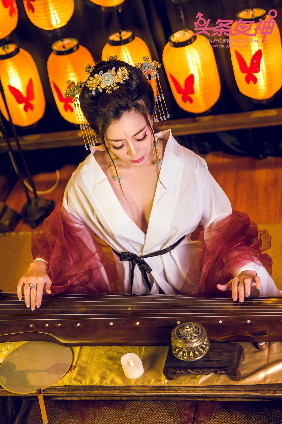 Xgyw.Org_[Toutiao头条女神]No.489_嫩模萱宸性感古典风开胸服饰真空露白嫩美乳诱惑写真14P